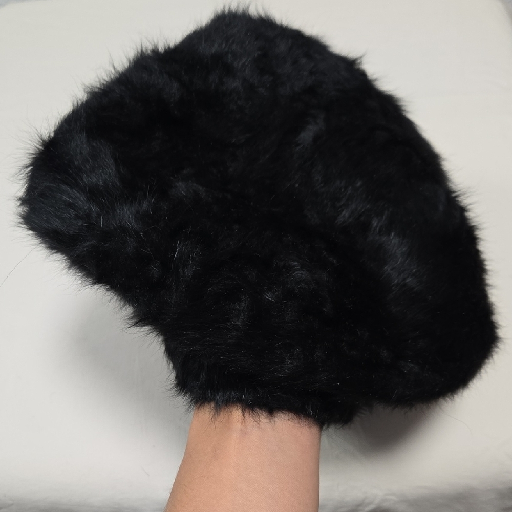 Angora Beret - Picture 2 of 2
